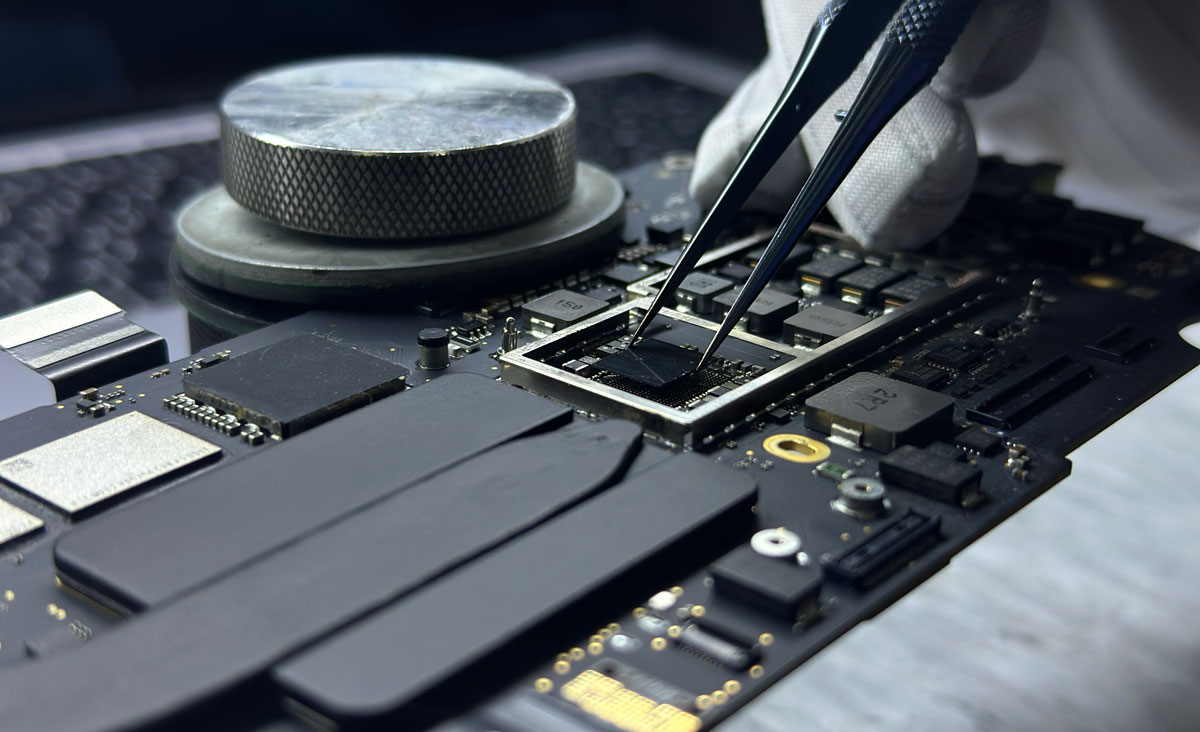MacBook screen and Motherboard repairs in South Africa