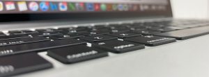 how to clean your macbook keyboard