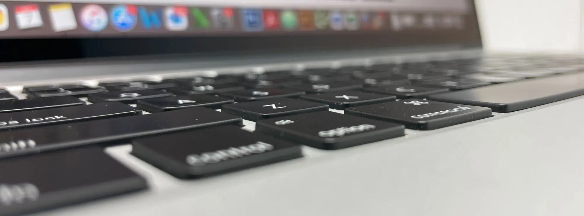 how to clean your macbook keyboard